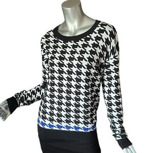 Dex 1963 Women’s XS Black & White, Blue Detail Houndstooth Round Neck Sweater